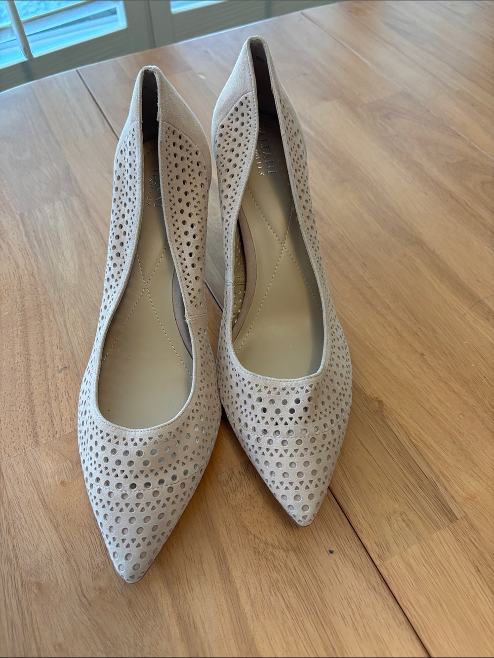 Alfani Pointed Toe Laser-Cut Pumps in Light Beige ~ Women’s 11M ~